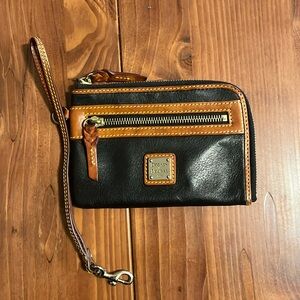Dooney & Bourke wristlet